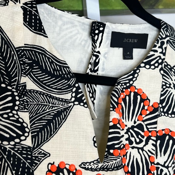 J. Crew Notched Shell Polynesian Floral Embellished Beaded Top Size 4 - Picture 7 of 16